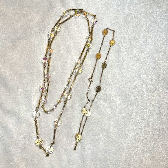 2 dainty necklaces    - Picture 1 of 2